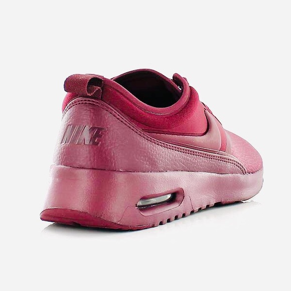 nike thea ultra premium